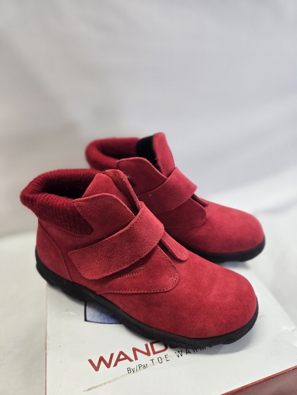 Wanderlust by Toe Warmers Women's 8W Red Suede Ankle Boots
